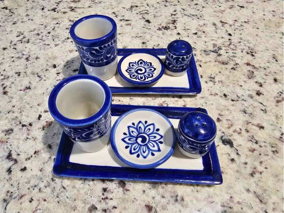 Set of blue and white dishes