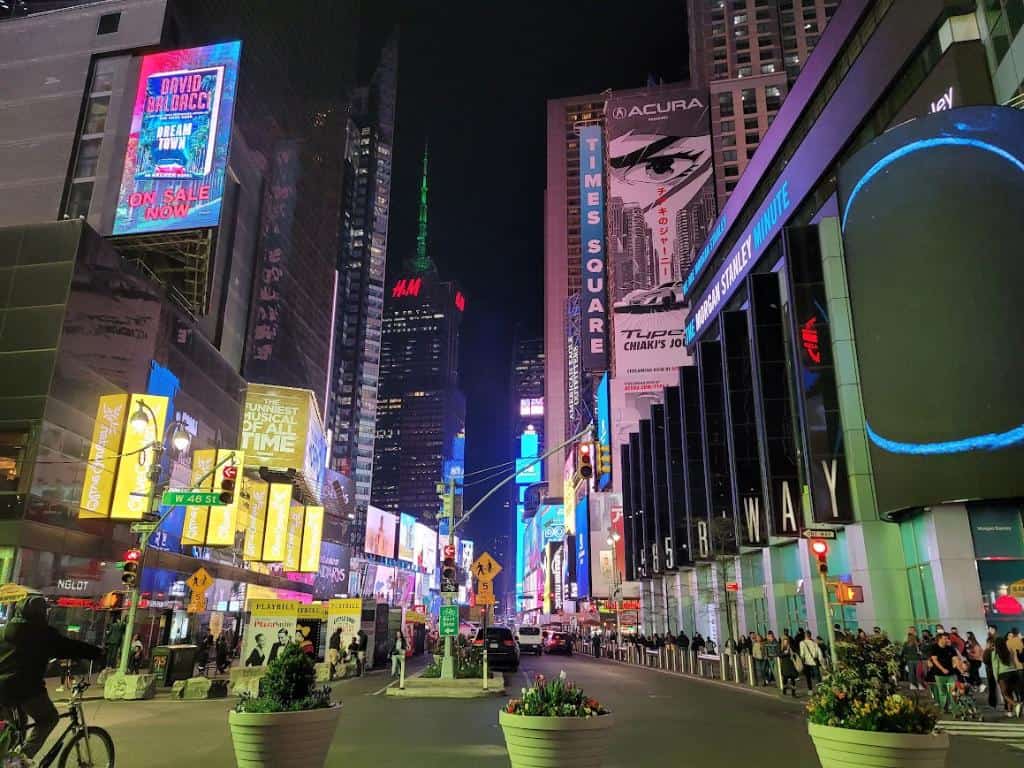Times Square in NYC lit up at night